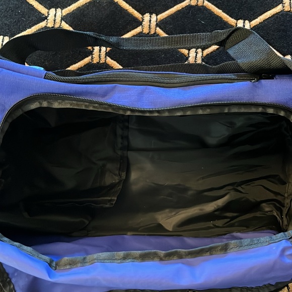 Slazenger duffel bag. - Picture 7 of 7